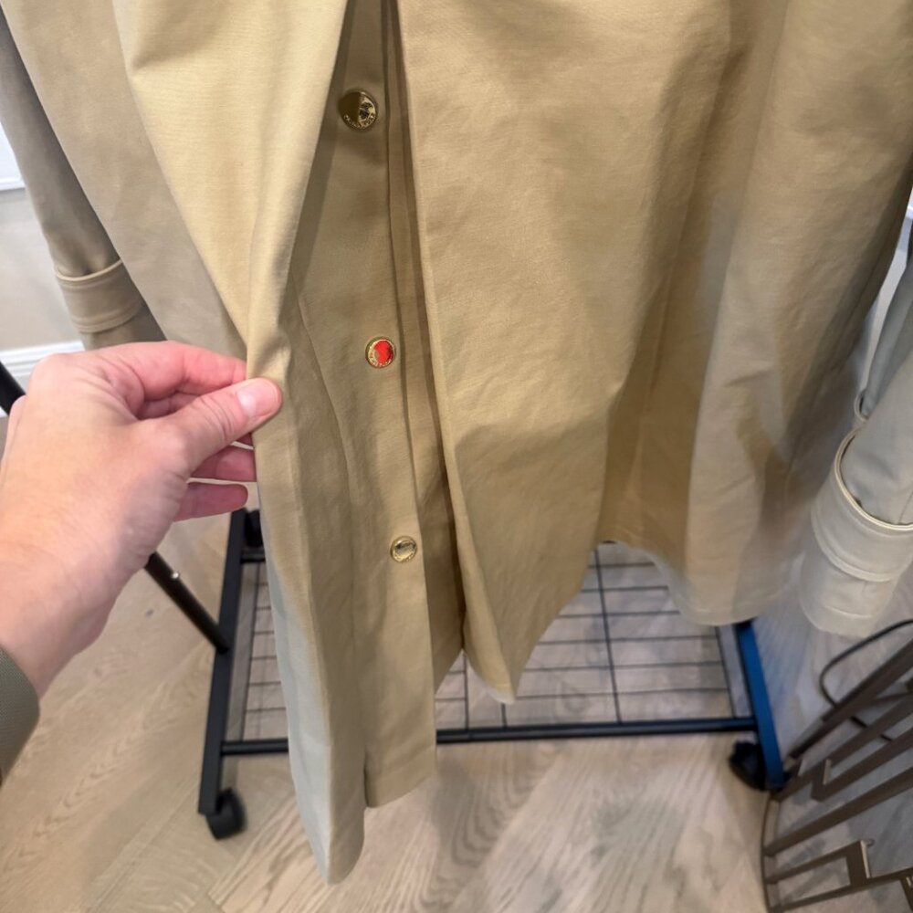 Trina Turk Raincoat, Size L, new without tags - Picture 5 of 5